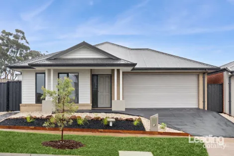 36 Feather Ave, Sunbury, VIC 3429