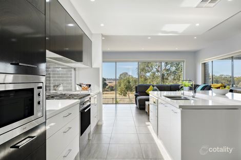 Property photo of 24 Segovia Crescent Colebee NSW 2761