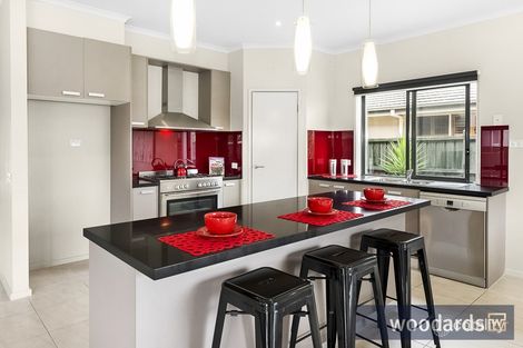 Property photo of 41 Waterside Drive Waterways VIC 3195
