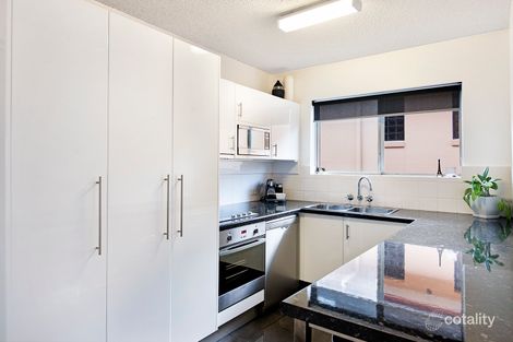 Property photo of 1/9 Robertson Avenue Greenslopes QLD 4120