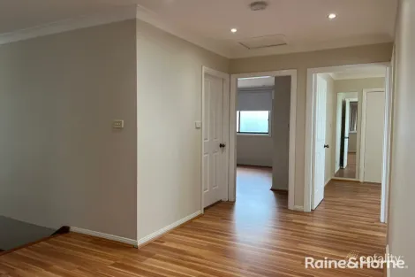 Property photo of 38 Gentian Avenue Macquarie Fields NSW 2564