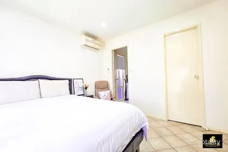 Property photo of 7 Herrick Close West Hoxton NSW 2171