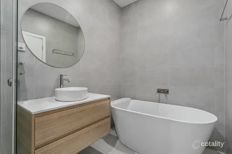 Property photo of 23 Paul Circuit Tullimbar NSW 2527