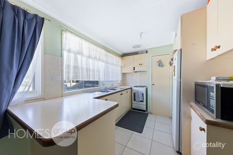 Property photo of 23 Camelot Drive Albanvale VIC 3021