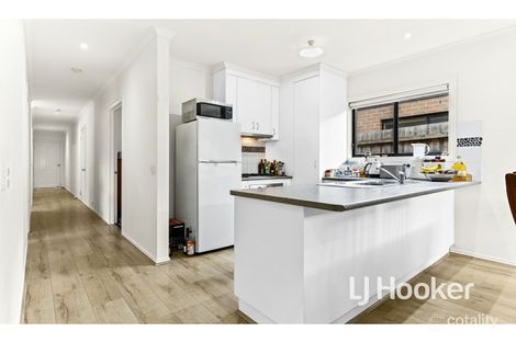 Property photo of 22/103 Army Road Pakenham VIC 3810