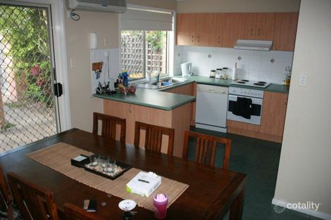 Property photo of 8/27 Camille Crescent Wynnum West QLD 4178