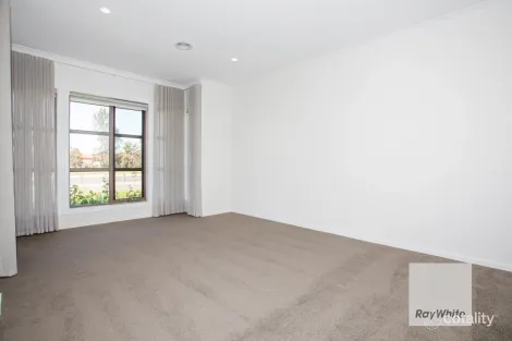Property photo of 13 Soho Circuit Burnside VIC 3023