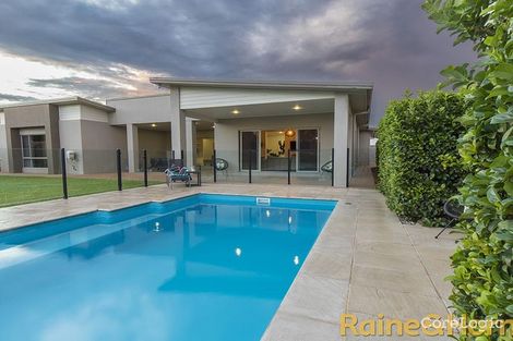 Property photo of 68 Lakeside Circuit Dubbo NSW 2830