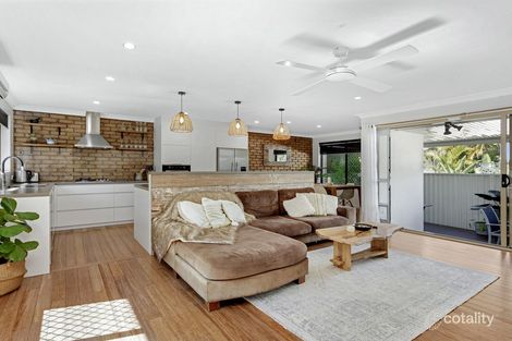 2/32 Sunshine Pde, Miami, QLD 4220