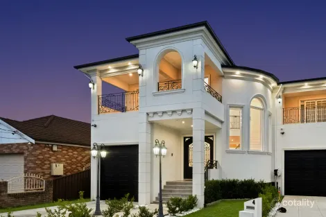 4a Wilbur St, Greenacre, NSW 2190