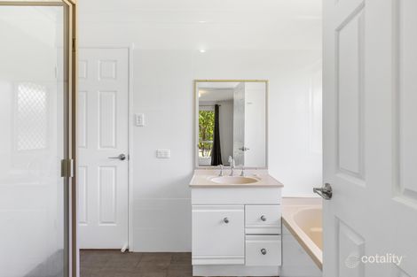 Property photo of 15 Kurrajong Court Meringandan West QLD 4352