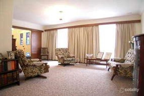Property photo of 16 Standing Road Lesmurdie WA 6076