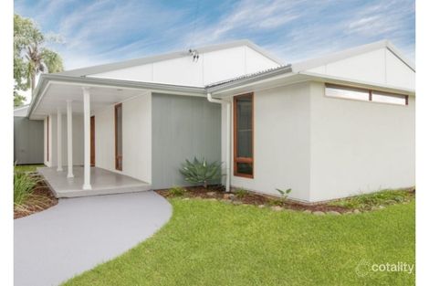 Property photo of 6 Kerry Crescent Berkeley Vale NSW 2261
