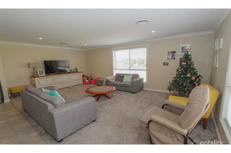 Property photo of 11 Mendel Drive Kelso NSW 2795