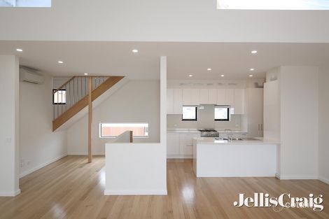 Property photo of 2/2 New Street Brunswick VIC 3056