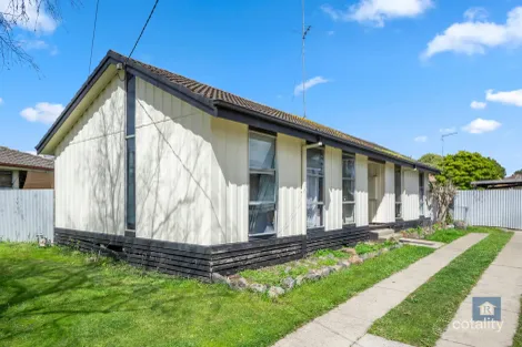 Property photo of 10 Bassett Court Colac VIC 3250