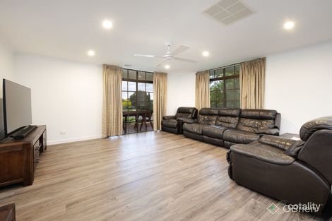 Property photo of 32 McMahon Place West Wodonga VIC 3690