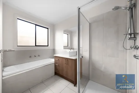 Property photo of 18 Brimstone Drive Tarneit VIC 3029