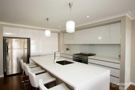 Property photo of 8 Breasley Crescent Boorooma NSW 2650