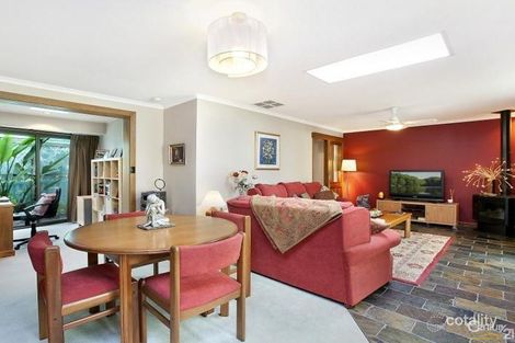 Property photo of 4 Koomooloo Crescent Hallett Cove SA 5158