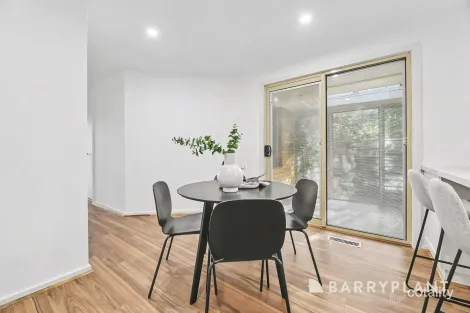 Property photo of 6 Stringybark Court Berwick VIC 3806