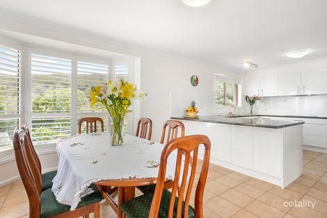 Property photo of 8 Seacliff Place Caves Beach NSW 2281