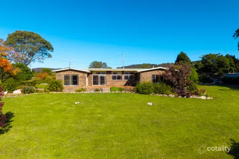 64 Narrawa Pl, Bega, NSW 2550