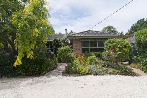 42 Lee-Ann Cres, Croydon, VIC 3136