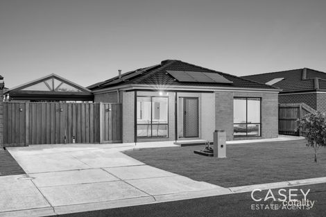 Property photo of 12 Nandaly Place Cranbourne West VIC 3977