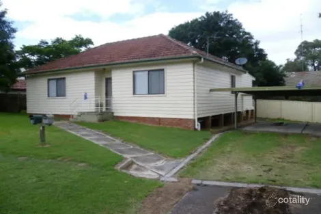 Property photo of 2/4 Morgan Crescent Raymond Terrace NSW 2324