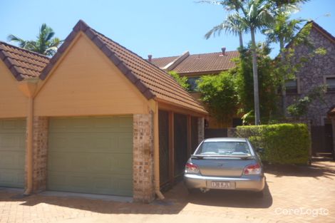 Property photo of 2/43 St Kevins Avenue Benowa QLD 4217