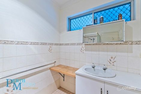 Property photo of 17 Lensham Place Armadale WA 6112