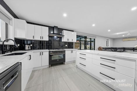 Property photo of 35 The Grange Hampton Park VIC 3976