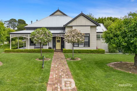 Property photo of 11 Hyperno Court New Gisborne VIC 3438