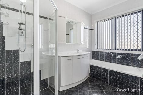 Property photo of 138 Halloran Drive Jerrabomberra NSW 2619