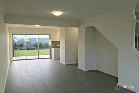 Property photo of 8 Hand Court Moorebank NSW 2170