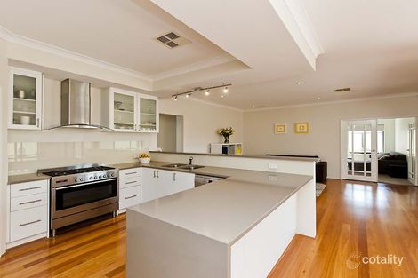 6b Woodley Cres, Melville, WA 6156