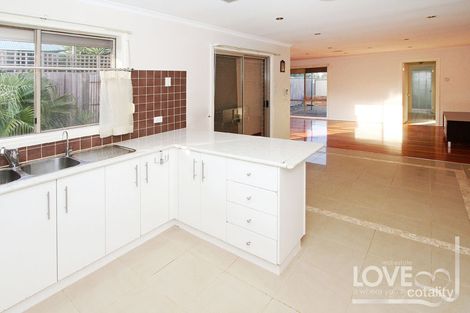 Property photo of 52 Parklands Drive Thomastown VIC 3074