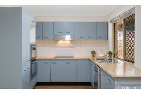 Property photo of 22 Elmhurst Crescent Flinders View QLD 4305