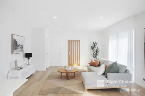 140b Lancaster Dr, Badagarang, NSW 2540