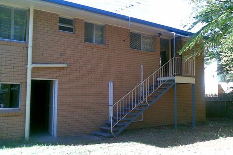 Property photo of 8 Sandpiper Street Beachmere QLD 4510