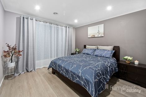 Property photo of 1/2 Kingfisher Court Kings Park VIC 3021