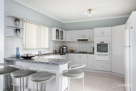 Property photo of 10 Murrogun Crescent Cordeaux Heights NSW 2526