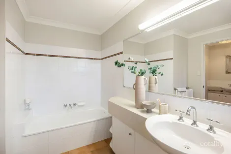 Property photo of 54 Drysdale Crescent Brookfield QLD 4069