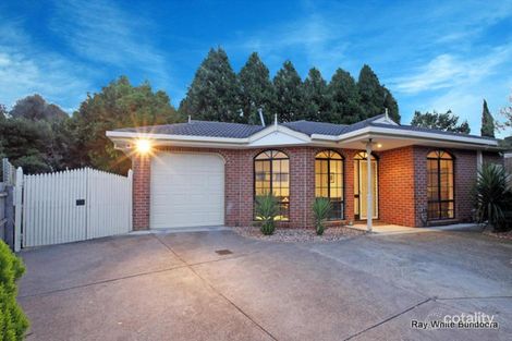 2/105 Hawkes Dr, Mill Park, VIC 3082