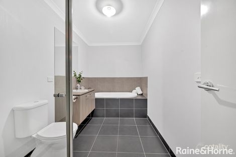 Property photo of 22 Caspar Place Maddingley VIC 3340
