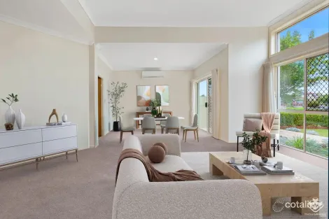 Property photo of 8 Serenity Boulevard Helensvale QLD 4212