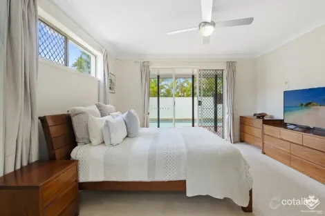 Property photo of 8 Serenity Boulevard Helensvale QLD 4212