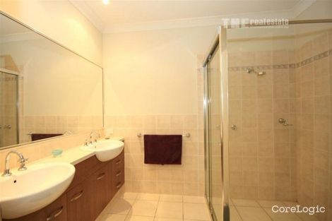 Property photo of 11/27 Ranier Crescent Varsity Lakes QLD 4227