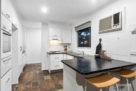 Property photo of 34 Rowellyn Avenue Carrum Downs VIC 3201